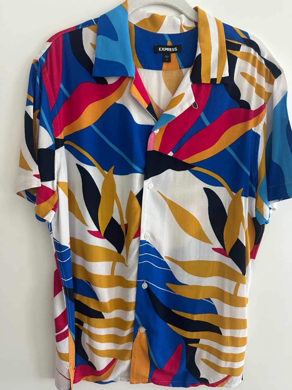 Express Men’s Short Sleeve Button-Up Shirt — Multicolor Abstract Print